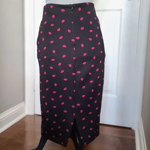 H&M Black Pencil Skirt with Pink Lip Pattern - Picture 2 of 5